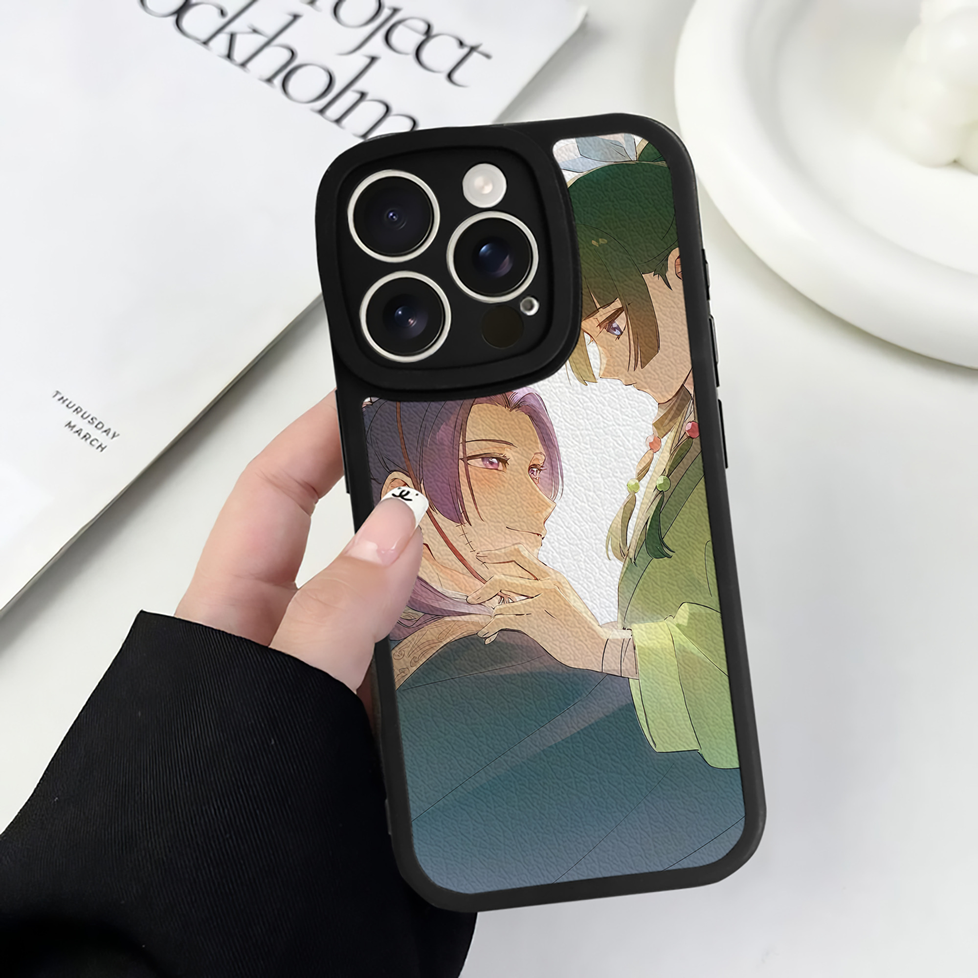 （画像用） 薬屋のひとりごと The Apothecary Diaries 【iPhone 16シリーズ対応】シリコンスマホケース（レザー調） 材質：シリコン